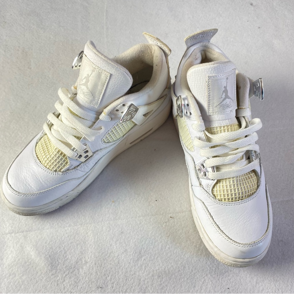 Nike Jordan Retro 4 Big Kids White Sneakers Size 5.5 Silver Jumpman Basketball - Picture 6 of 10